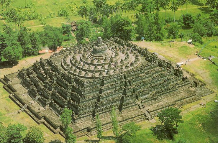 Borobudur en Java es el templo budista más grande del mundo