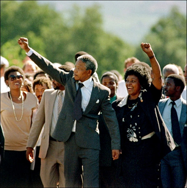 Nelson Mandela, ícono del movimiento antiapartheit y primer presidente de origen negro de Sudáfrica. Su imagen es comparable con la de el 