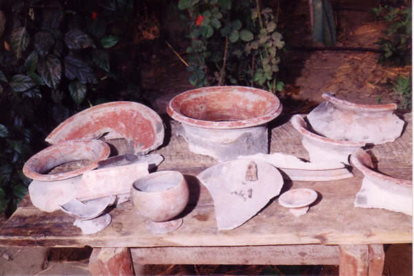 Sin el uso del torno, la fabricacion de cerámica precolombina usaba técnicas muy rústicas